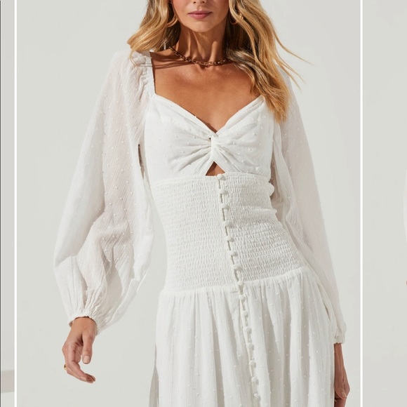 Astr the label long sleeve twist bust dress in size S - Picture 2 of 3